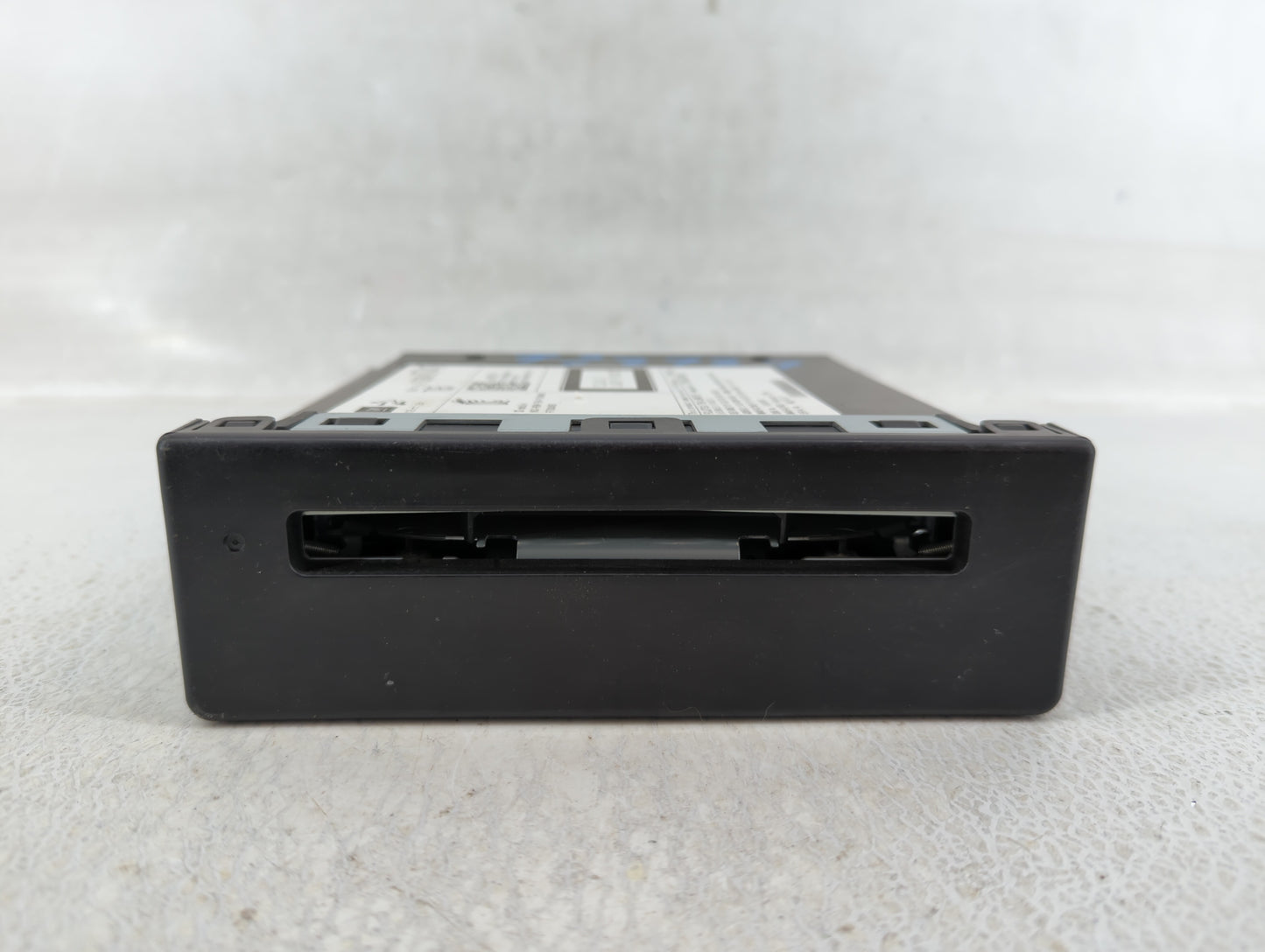 2014 Chevrolet Silverado 1500 Radio AM FM Cd Player Receiver Replacement P/N:13590747 Fits Fits 2013 2015 OEM Used Auto Part