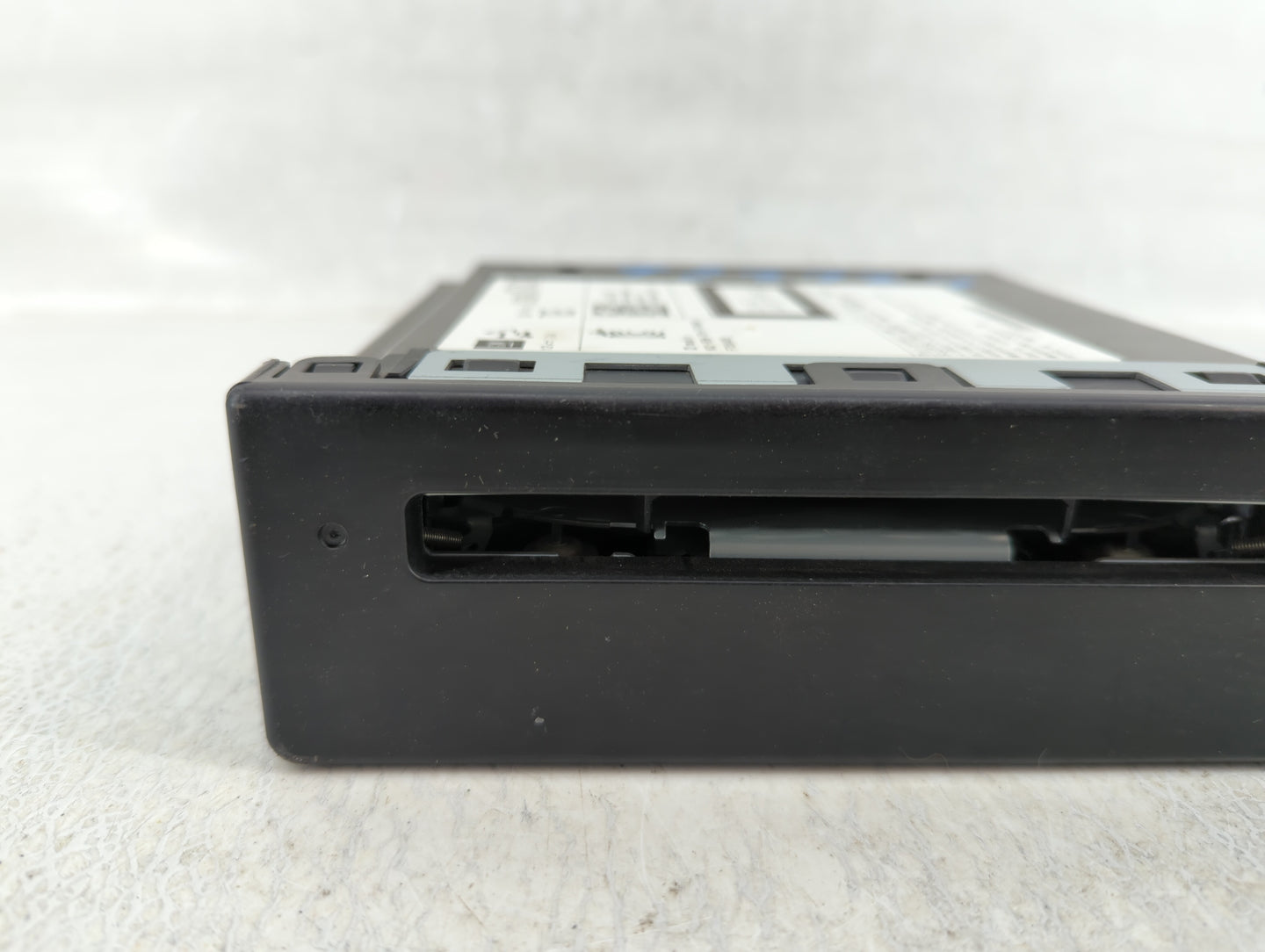 2014 Chevrolet Silverado 1500 Radio AM FM Cd Player Receiver Replacement P/N:13590747 Fits Fits 2013 2015 OEM Used Auto Part