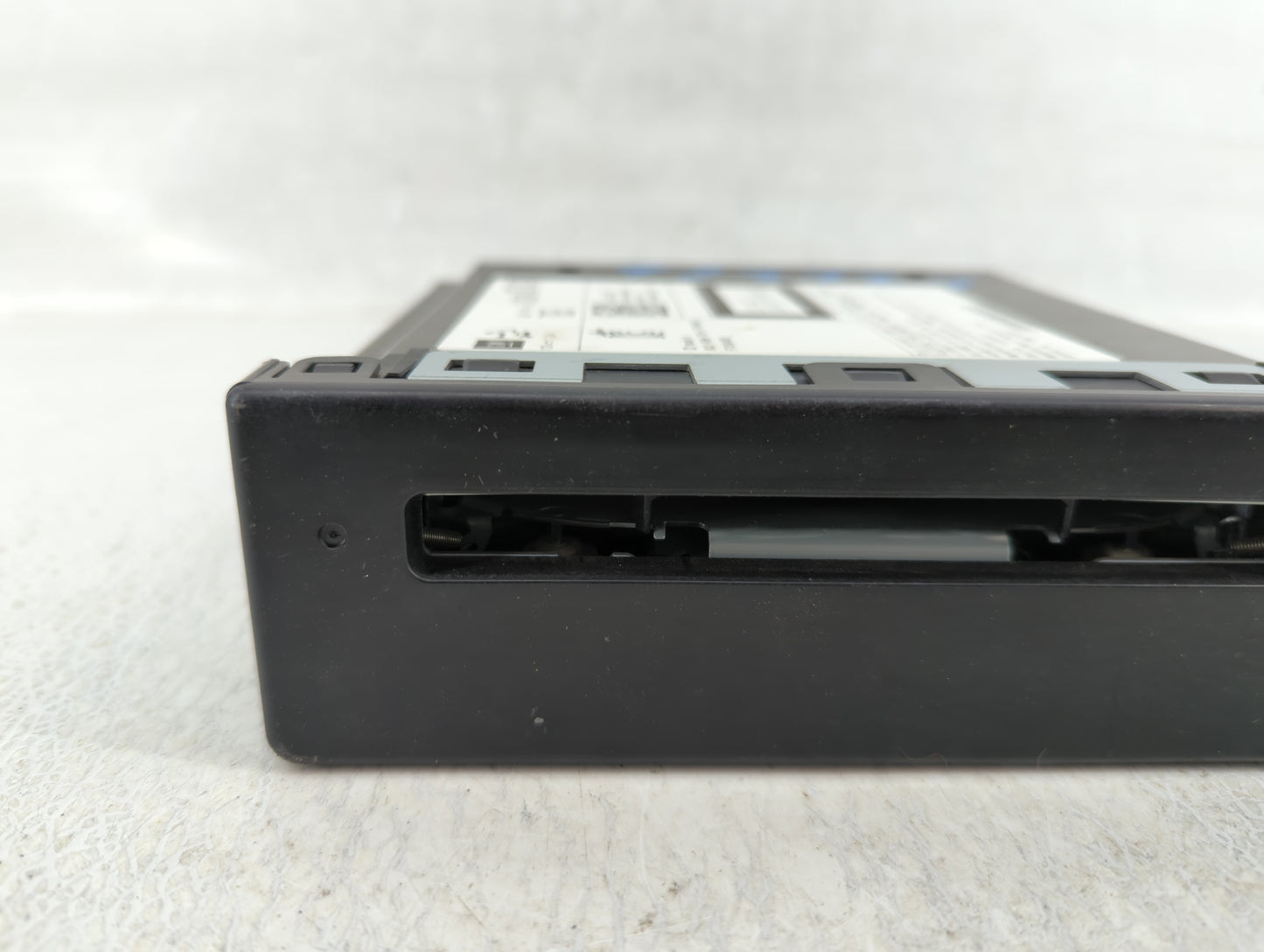 2014 Chevrolet Silverado 1500 Radio AM FM Cd Player Receiver Replacement P/N:13590747 Fits Fits 2013 2015 OEM Used Auto Part