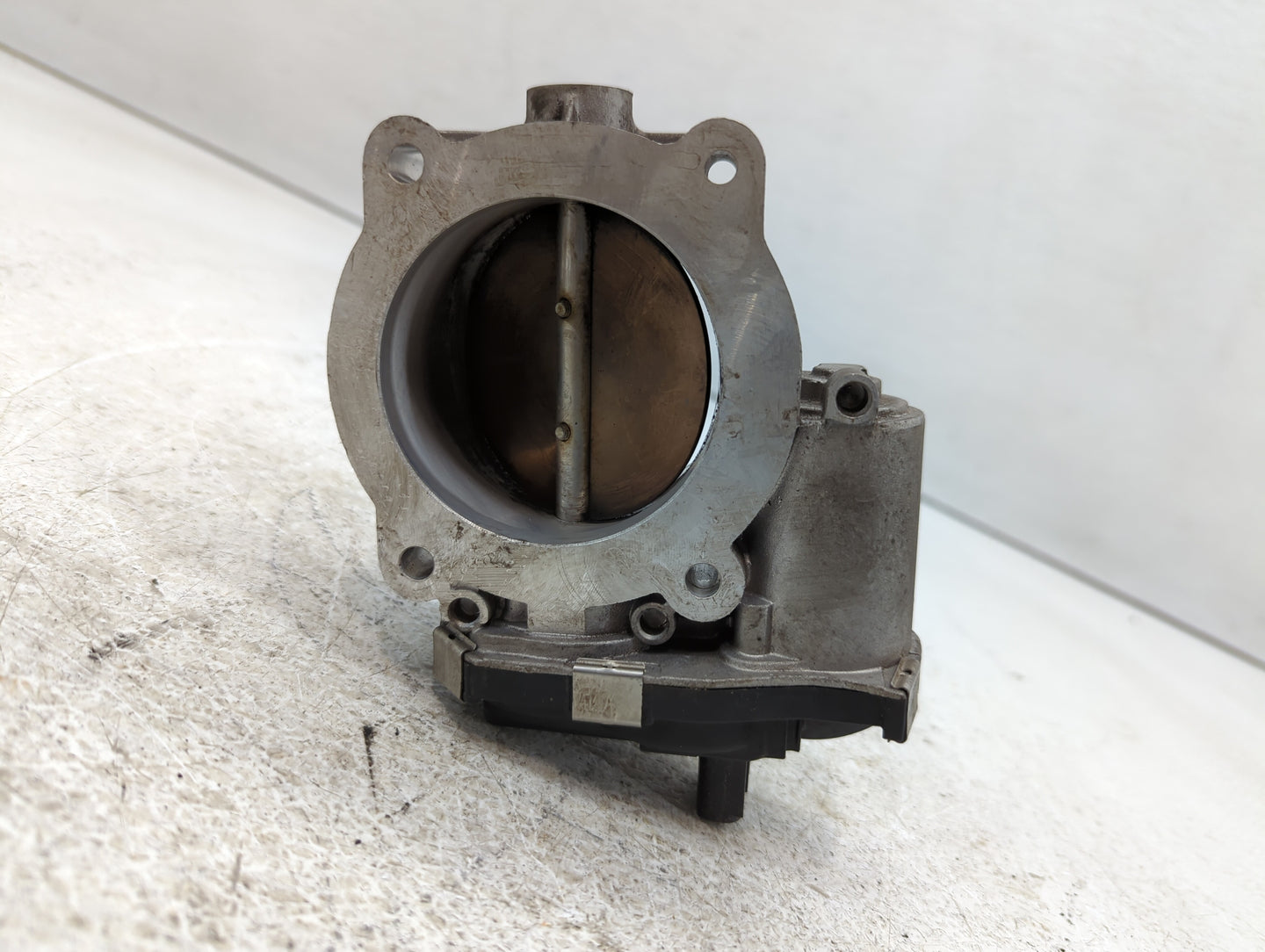 2014-2015 Chevrolet Silverado 1500 Throttle Body P/N:12632171BA Fits Fits 2014 2015 OEM Used Auto Parts - Oemusedautoparts1.