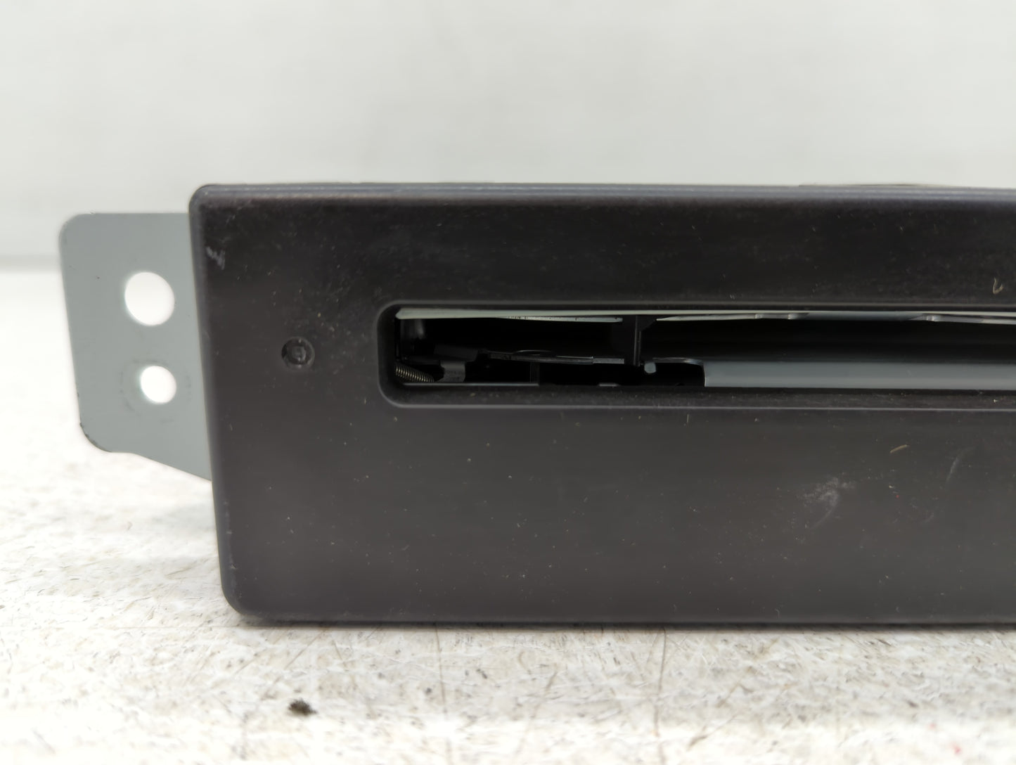 2014 Chevrolet Silverado 1500 Radio AM FM Cd Player Receiver Replacement P/N:13590747 Fits OEM Used Auto Parts - Oemusedauto
