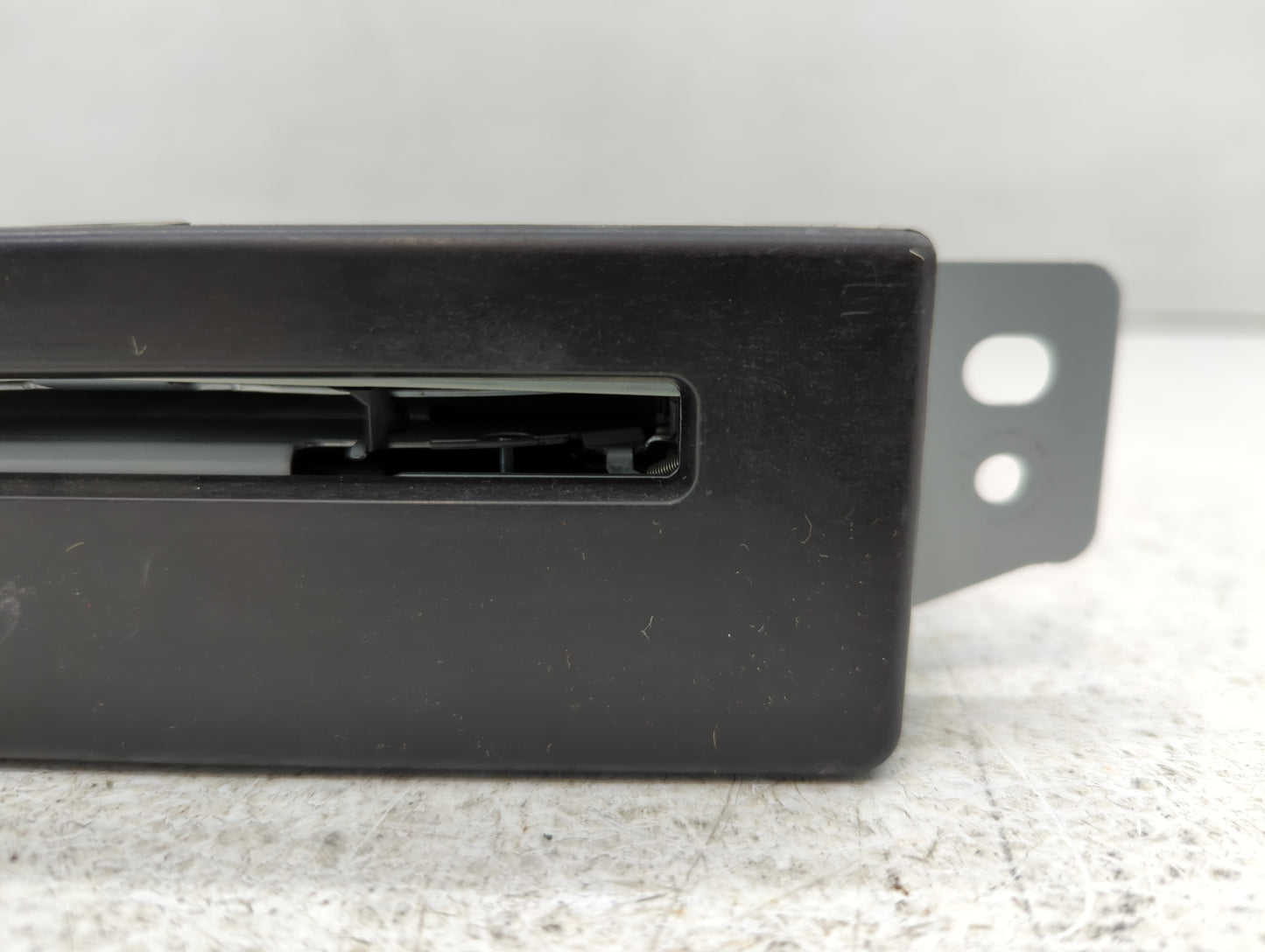2014 Chevrolet Silverado 1500 Radio AM FM Cd Player Receiver Replacement P/N:13590747 Fits OEM Used Auto Parts - Oemusedauto