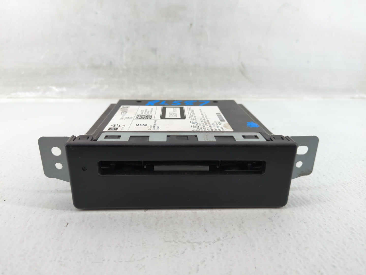 2014 Chevrolet Silverado 1500 Radio AM FM Cd Player Receiver Replacement P/N:13590747 Fits Fits 2013 2015 OEM Used Auto Part