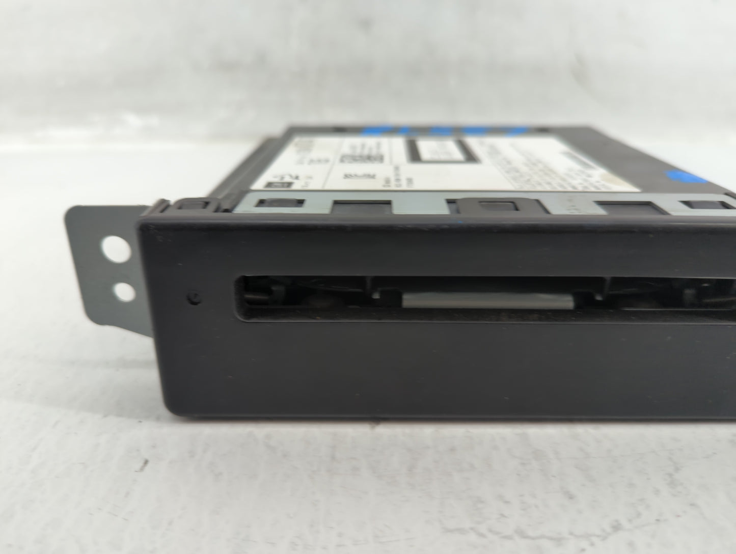 2014 Chevrolet Silverado 1500 Radio AM FM Cd Player Receiver Replacement P/N:13590747 Fits Fits 2013 2015 OEM Used Auto Part
