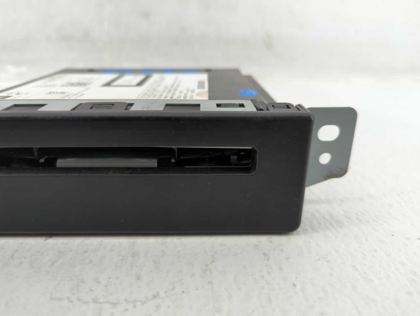 2014 Chevrolet Silverado 1500 Radio AM FM Cd Player Receiver Replacement P/N:13590747 Fits Fits 2013 2015 OEM Used Auto Part