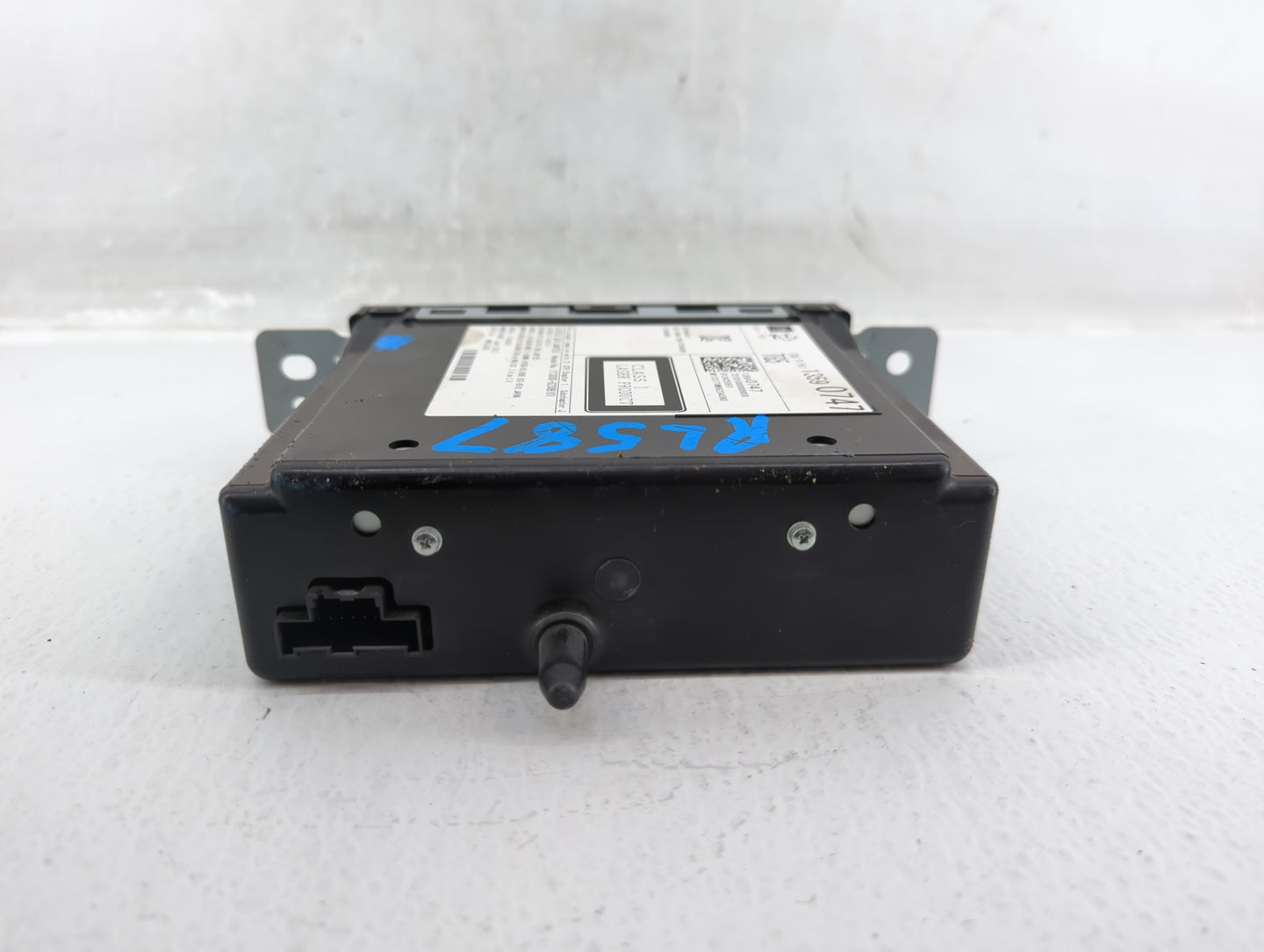 2014 Chevrolet Silverado 1500 Radio AM FM Cd Player Receiver Replacement P/N:13590747 Fits Fits 2013 2015 OEM Used Auto Part