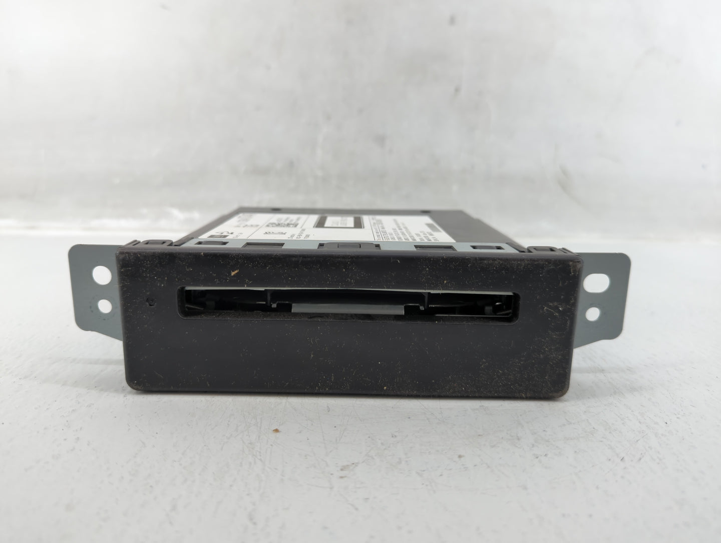 2014 Chevrolet Silverado 1500 Radio AM FM Cd Player Receiver Replacement P/N:13590747 Fits Fits 2013 2015 OEM Used Auto Part