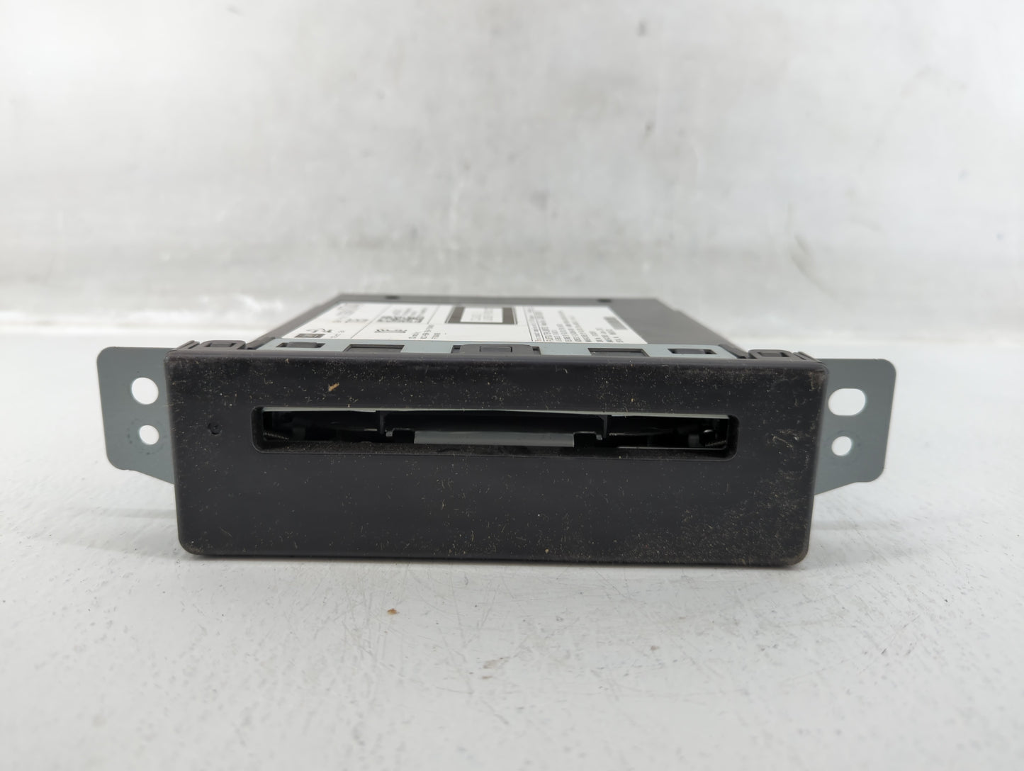 2014 Chevrolet Silverado 1500 Radio AM FM Cd Player Receiver Replacement P/N:13590747 Fits Fits 2013 2015 OEM Used Auto Part