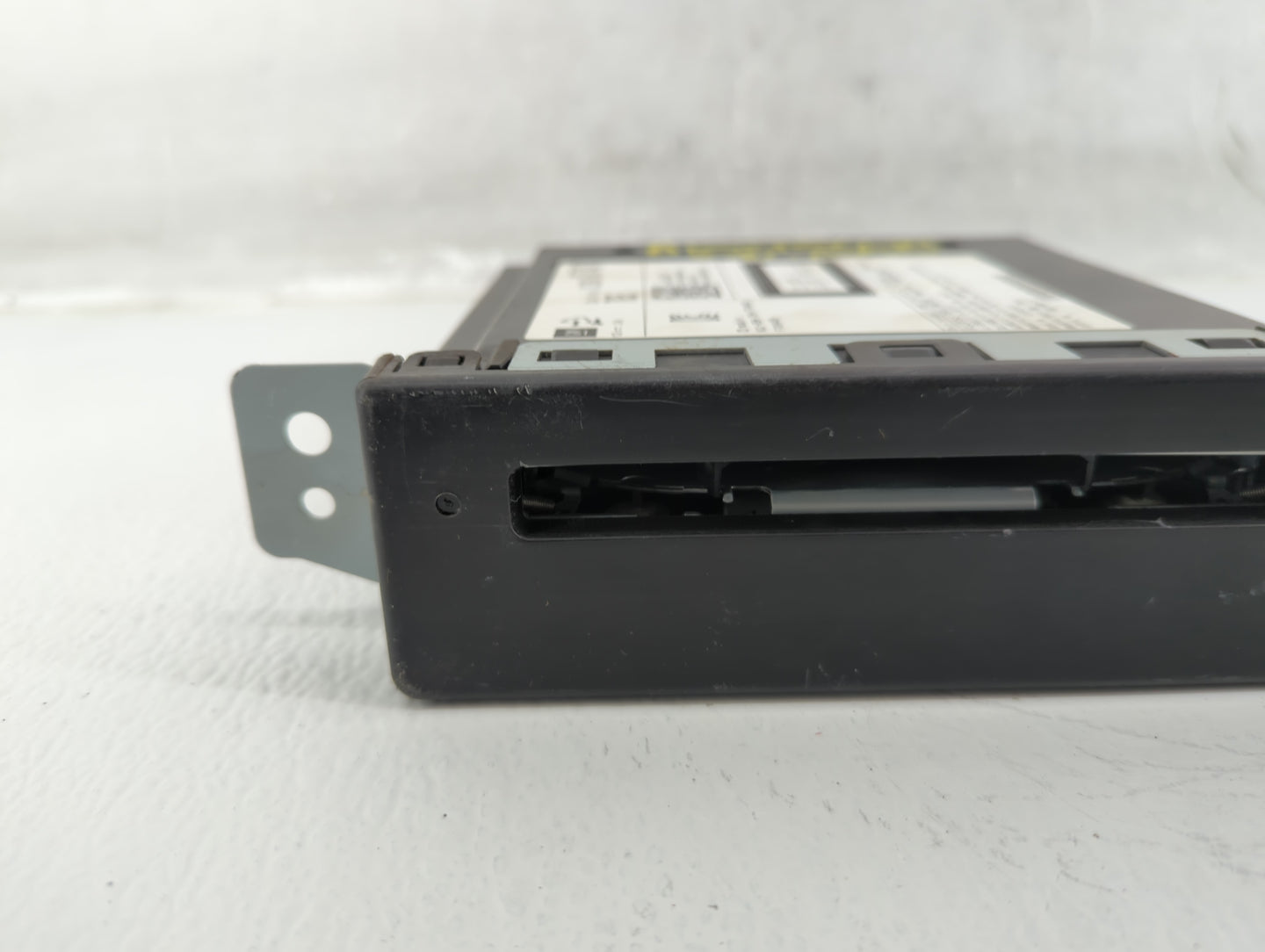 2014-2014 Chevrolet Silverado 1500 Am Fm Cd Player Radio Receiver - Oemusedautoparts1.com
