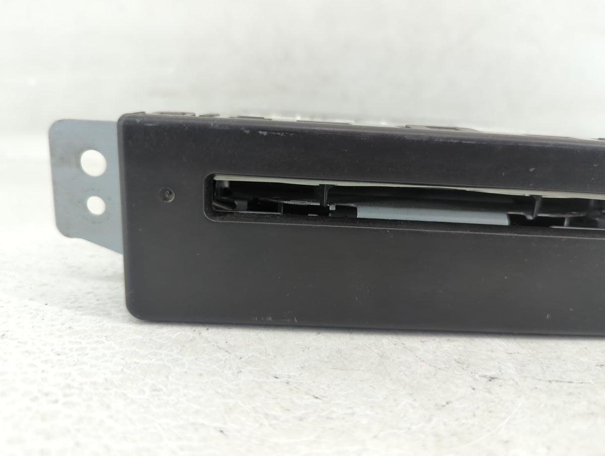 2014-2014 Chevrolet Silverado 1500 Am Fm Cd Player Radio Receiver 582882 - Oemusedautoparts1.com
