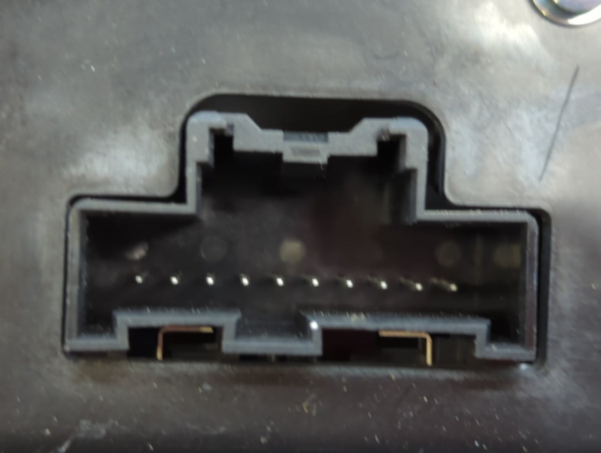 2014-2014 Chevrolet Silverado 1500 Am Fm Cd Player Radio Receiver 610023 - Oemusedautoparts1.com