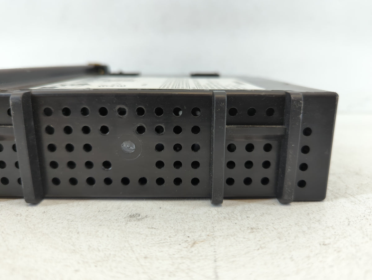 2014 Chevrolet Silverado 1500 Radio AM FM Cd Player Receiver Replacement P/N:13592804 Fits Fits 2013 2015 OEM Used Auto Part
