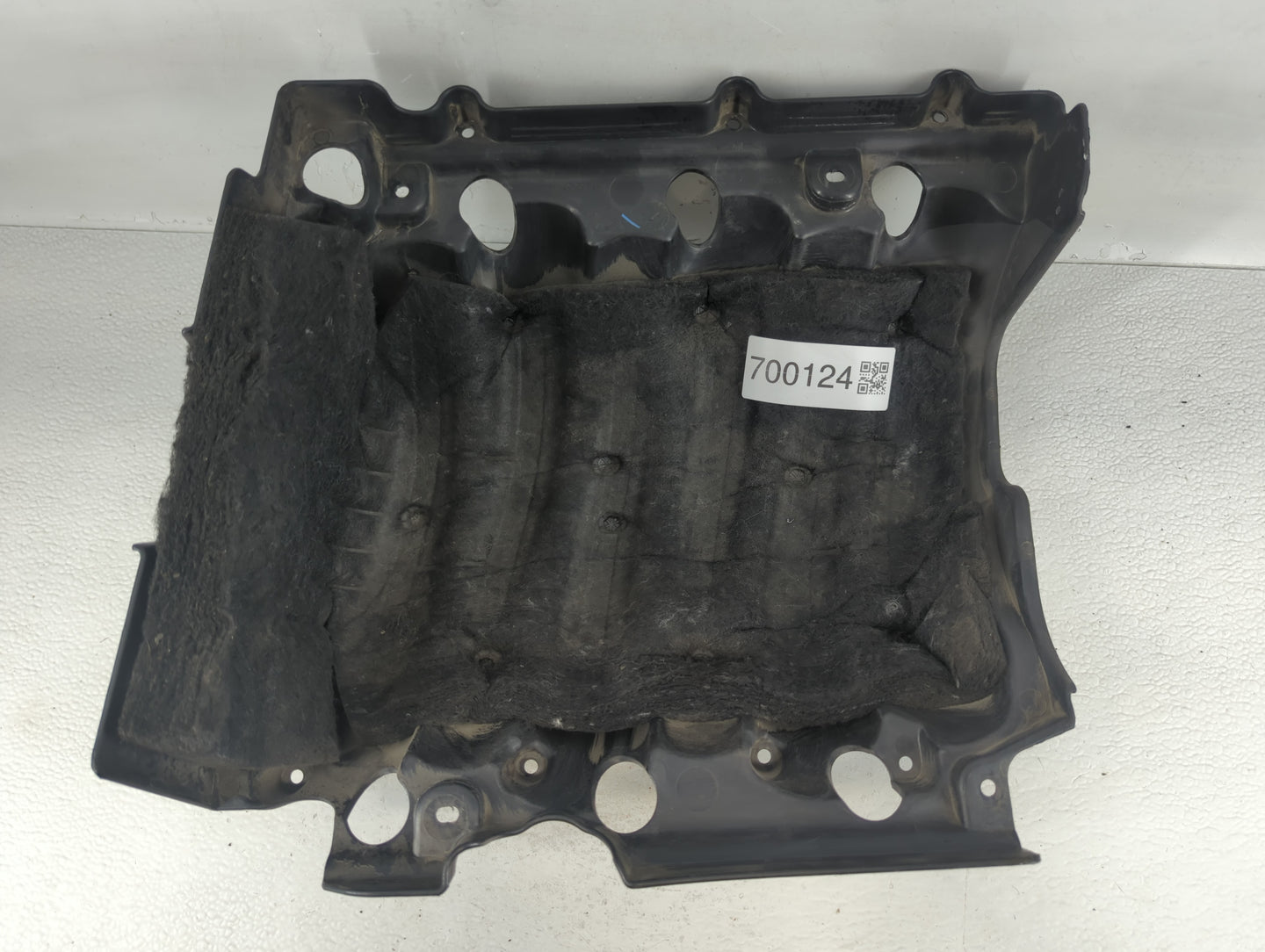 2014 Chevrolet Silverado 1500 Engine Cover - Oemusedautoparts1.com