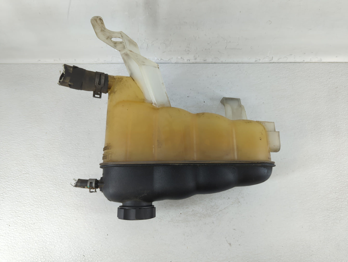 2014 Silverado 1500 Radiator Coolant Overflow Expansion Tank Bottle - Oemusedautoparts1.com