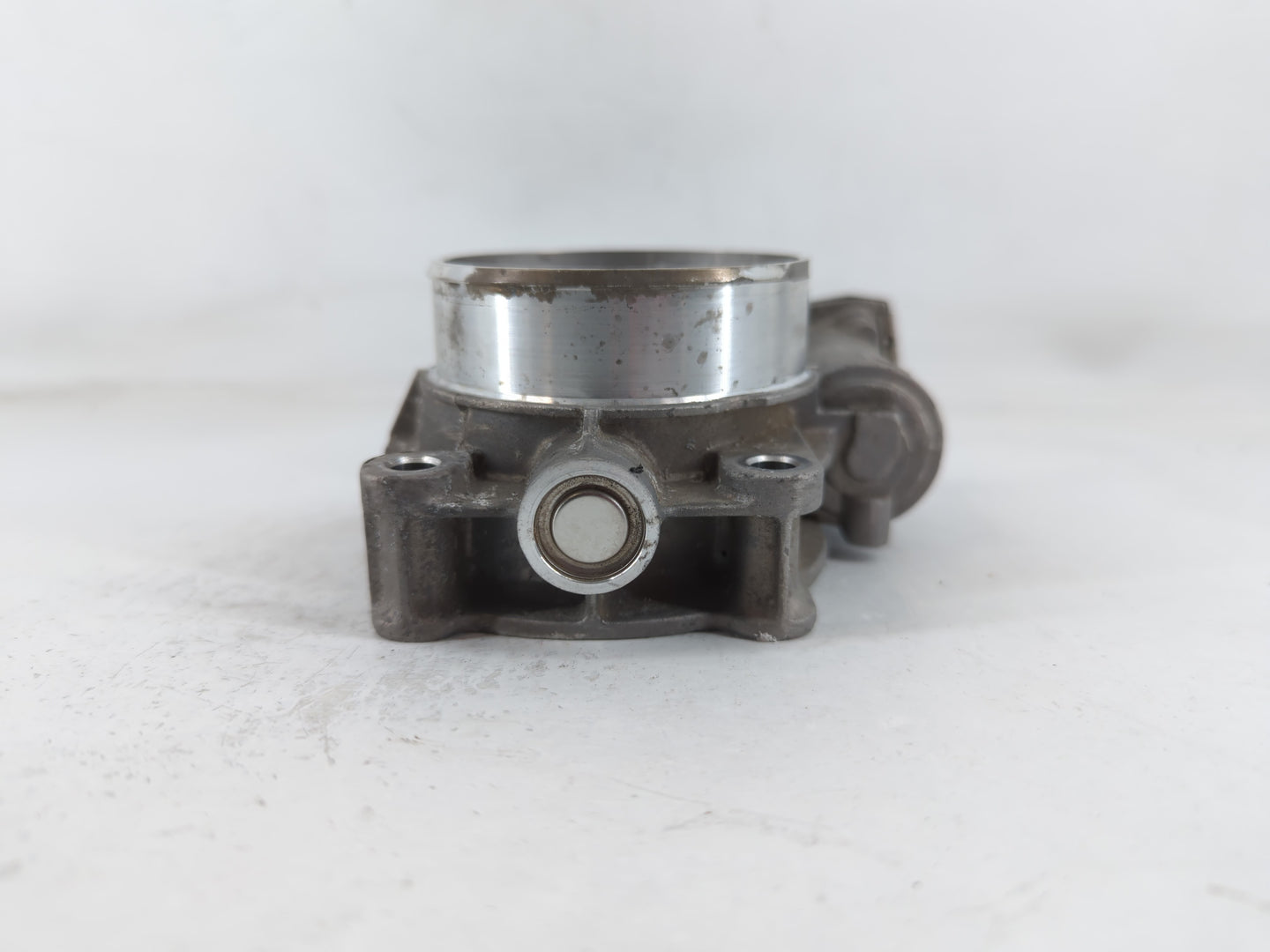 2014-2015 Chevrolet Silverado 1500 Throttle Body P/N:12676296AA Fits Fits 2014 2015 OEM Used Auto Parts - Oemusedautoparts1.