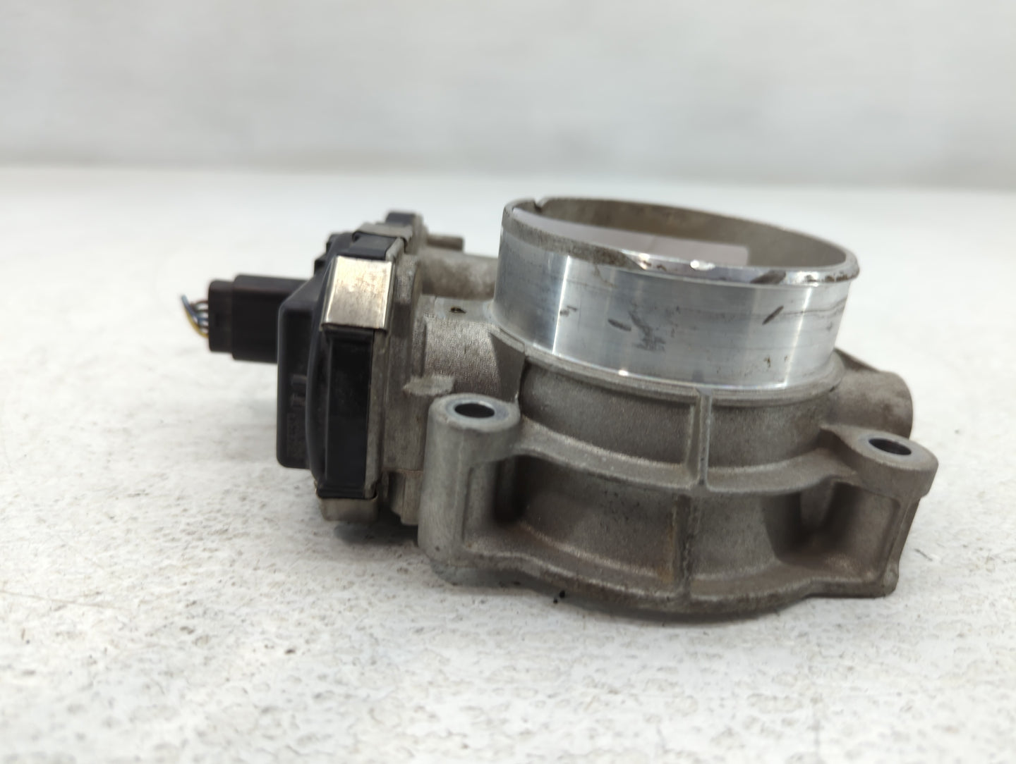 2014-2015 Chevrolet Silverado 1500 Throttle Body P/N:12632171BA Fits Fits 2014 2015 OEM Used Auto Parts - Oemusedautoparts1.