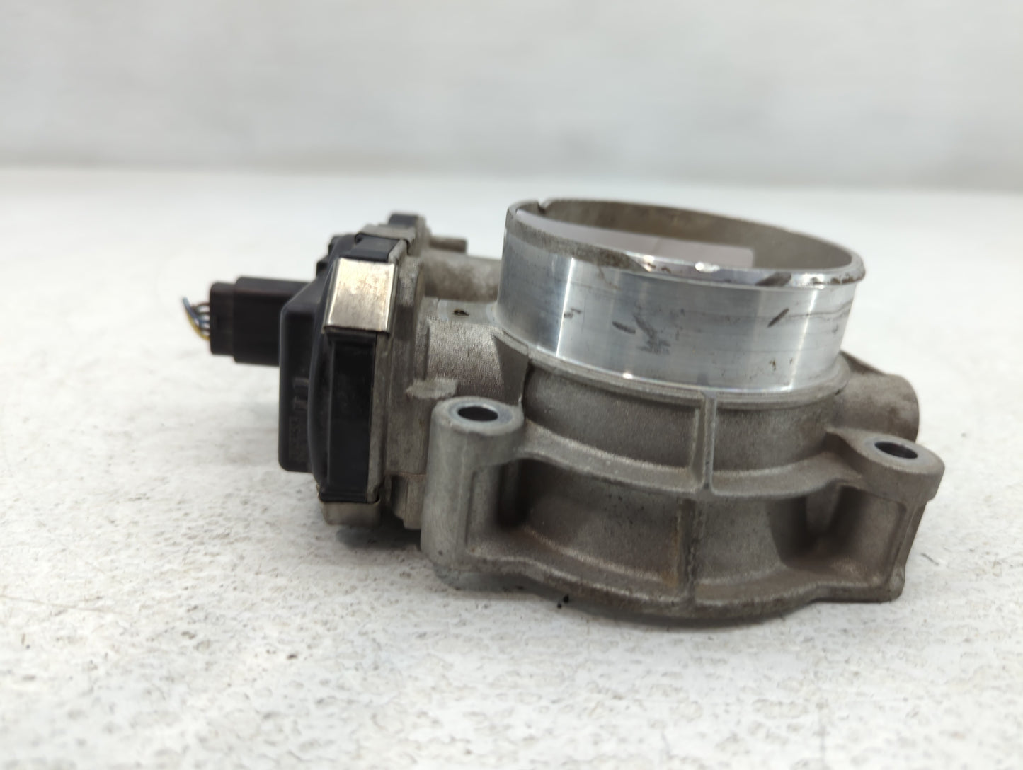 2014-2015 Chevrolet Silverado 1500 Throttle Body P/N:12632171BA Fits Fits 2014 2015 OEM Used Auto Parts - Oemusedautoparts1.