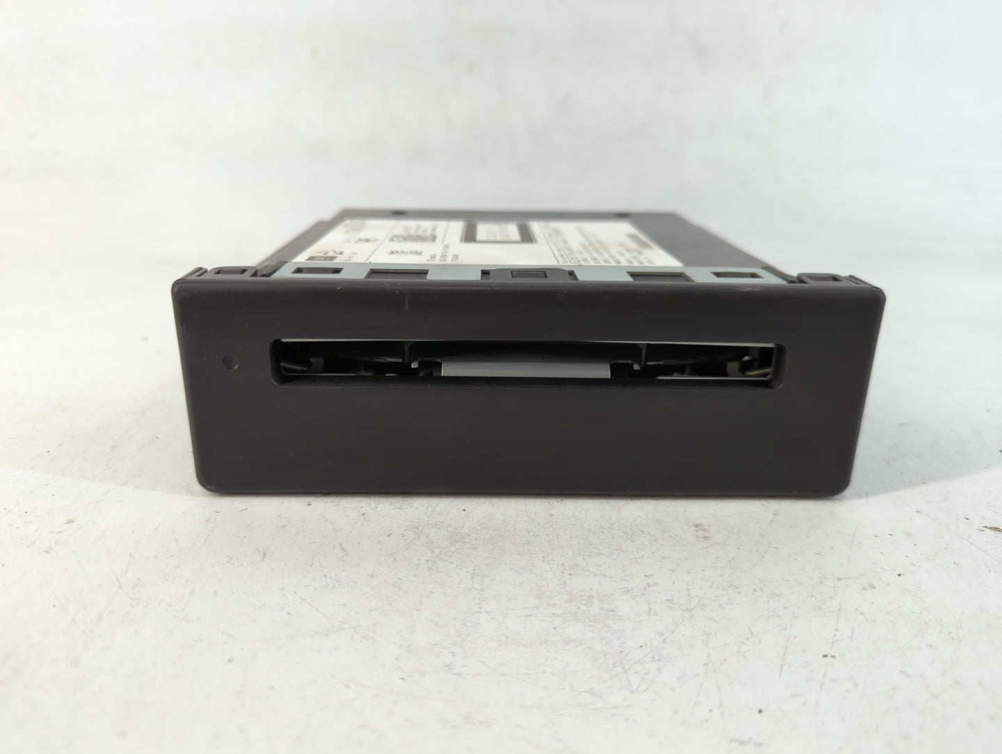 2014 Chevrolet Silverado 1500 Radio AM FM Cd Player Receiver Replacement P/N:13590747 Fits Fits 2013 2015 OEM Used Auto Part