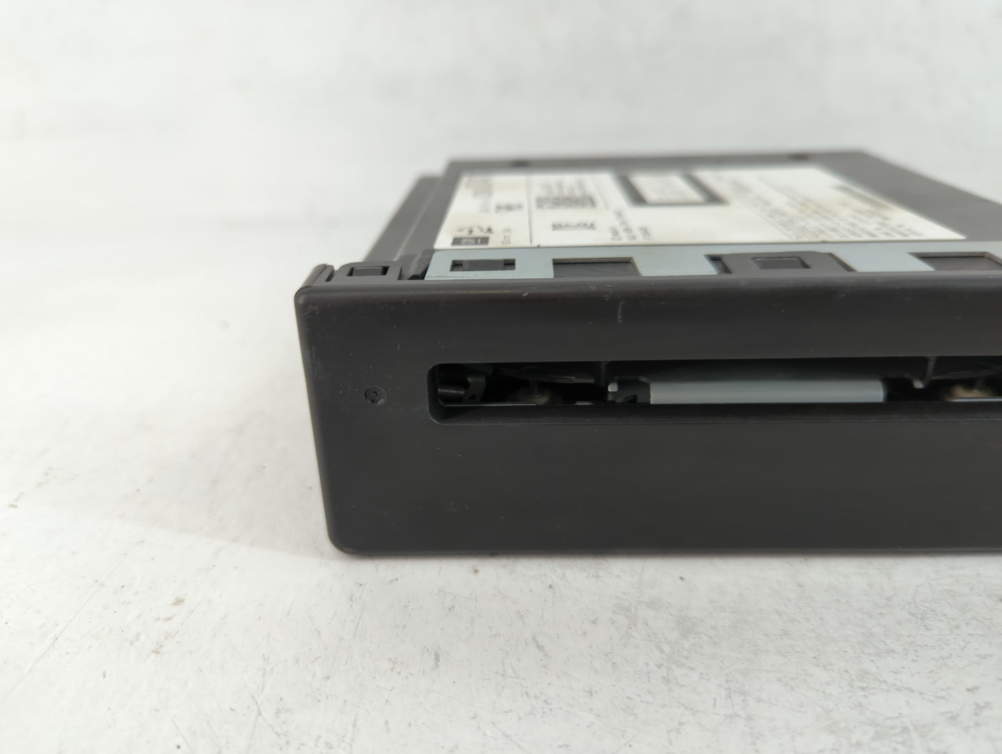 2014 Chevrolet Silverado 1500 Radio AM FM Cd Player Receiver Replacement P/N:13590747 Fits Fits 2013 2015 OEM Used Auto Part