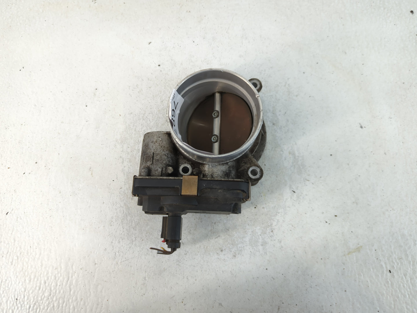 2014-2015 Chevrolet Silverado 1500 Throttle Body P/N:12617792 Fits Fits 2014 2015 OEM Used Auto Parts - Oemusedautoparts1.co