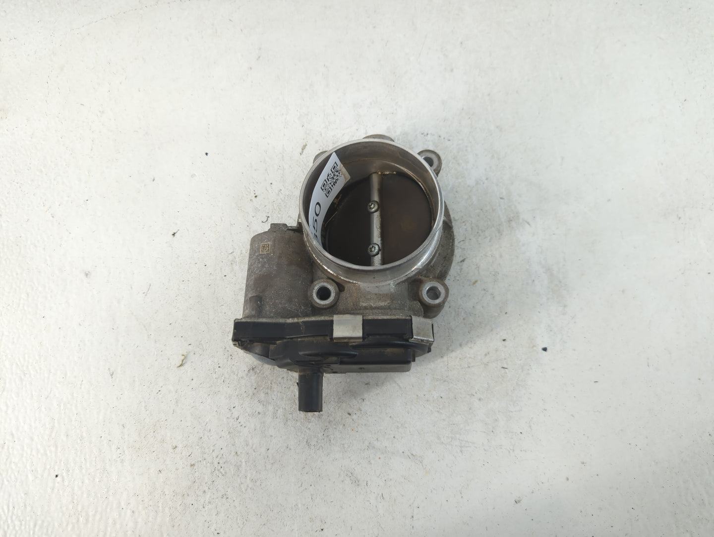 2014-2015 Chevrolet Silverado 1500 Throttle Body P/N:12632171BA Fits Fits 2014 2015 OEM Used Auto Parts - Oemusedautoparts1.