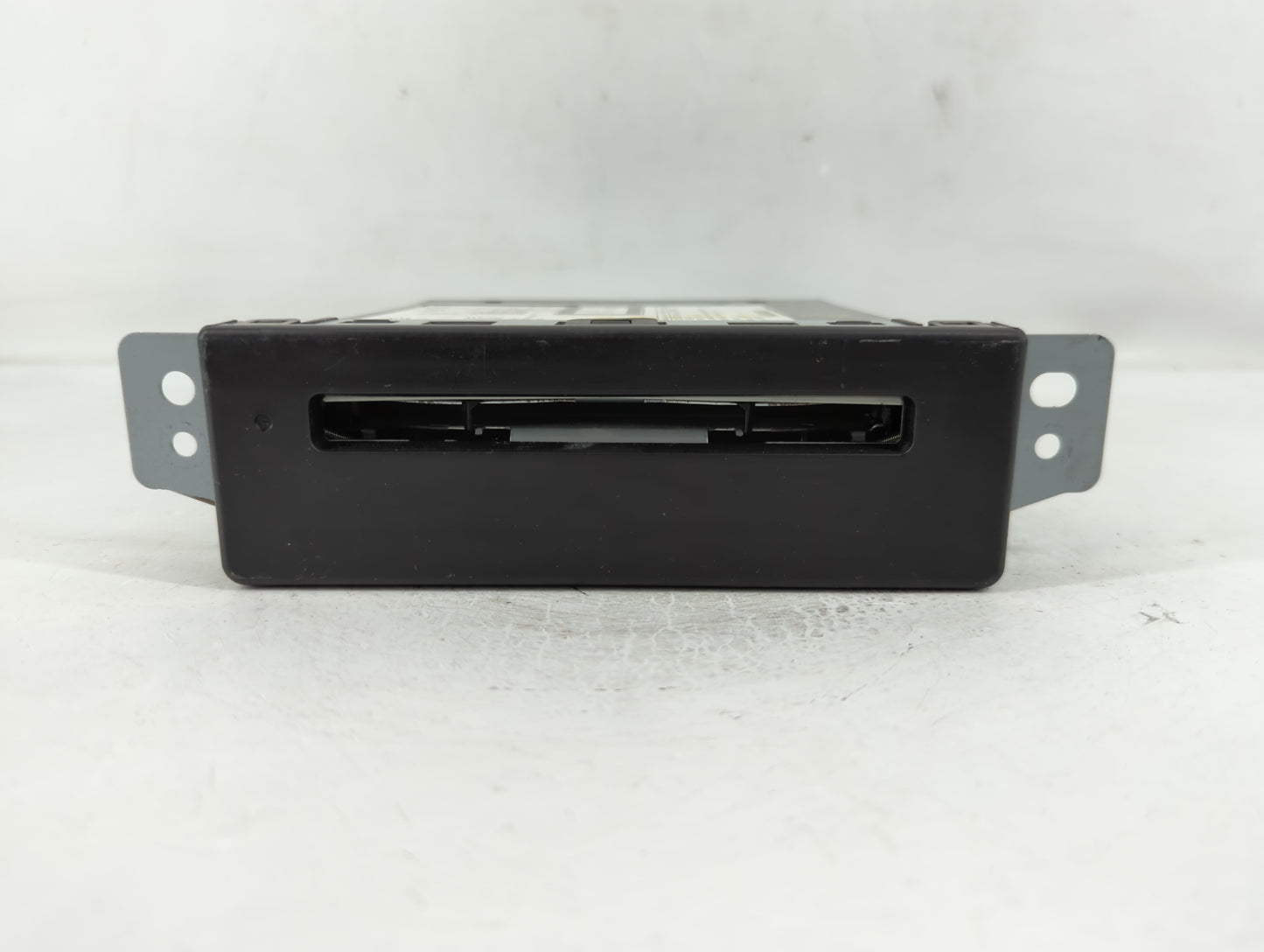 2014 Chevrolet Silverado 1500 Radio AM FM Cd Player Receiver Replacement P/N:13590747 Fits Fits 2013 2015 OEM Used Auto Part