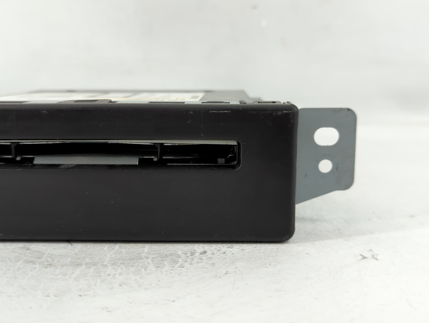2014 Chevrolet Silverado 1500 Radio AM FM Cd Player Receiver Replacement P/N:13590747 Fits Fits 2013 2015 OEM Used Auto Part