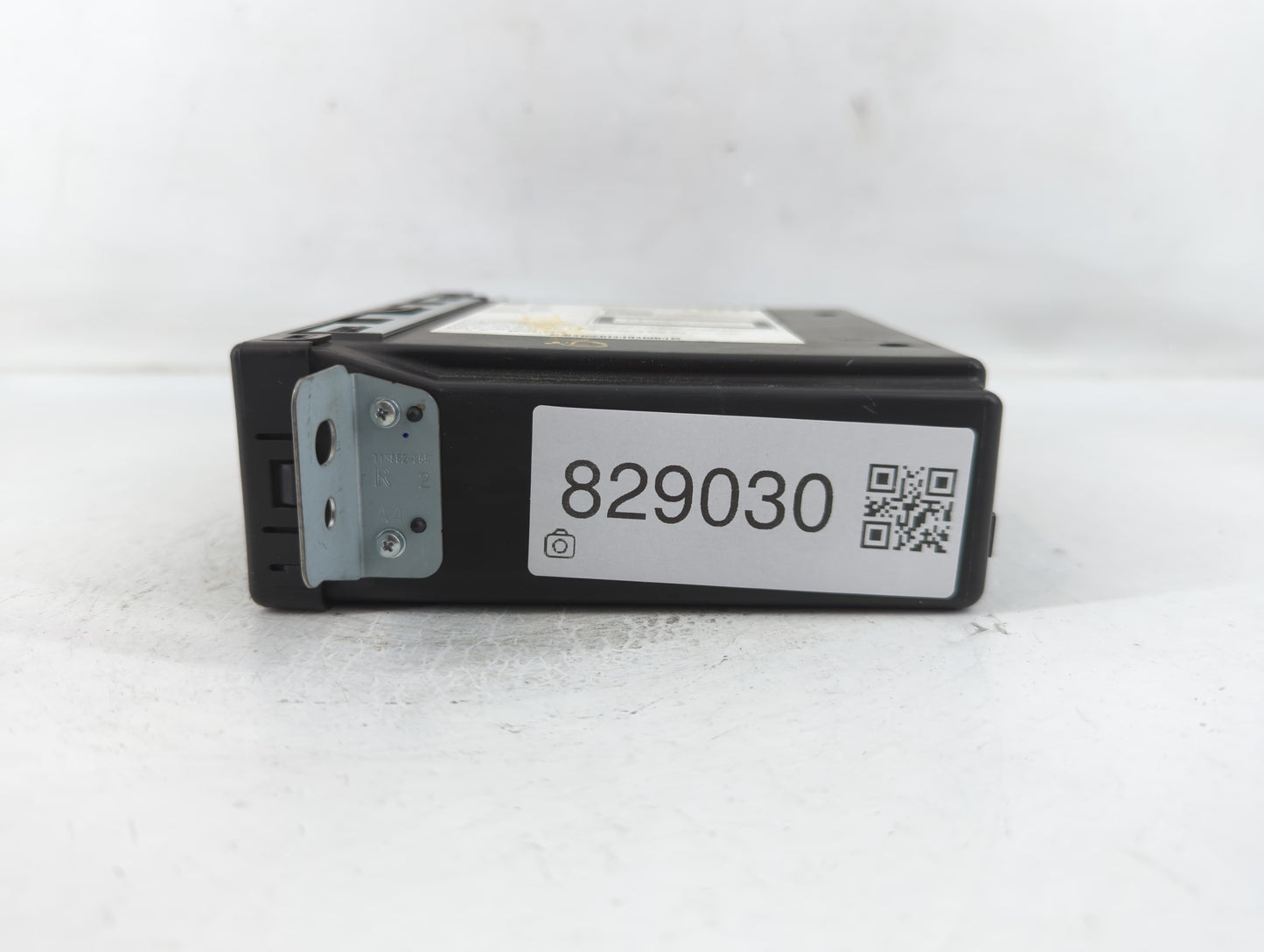 2014 Chevrolet Silverado 1500 Radio AM FM Cd Player Receiver Replacement P/N:13590747 Fits Fits 2013 2015 OEM Used Auto Part
