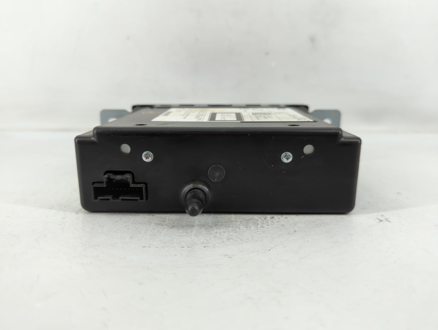 2014 Chevrolet Silverado 1500 Radio AM FM Cd Player Receiver Replacement P/N:13590747 Fits Fits 2013 2015 OEM Used Auto Part