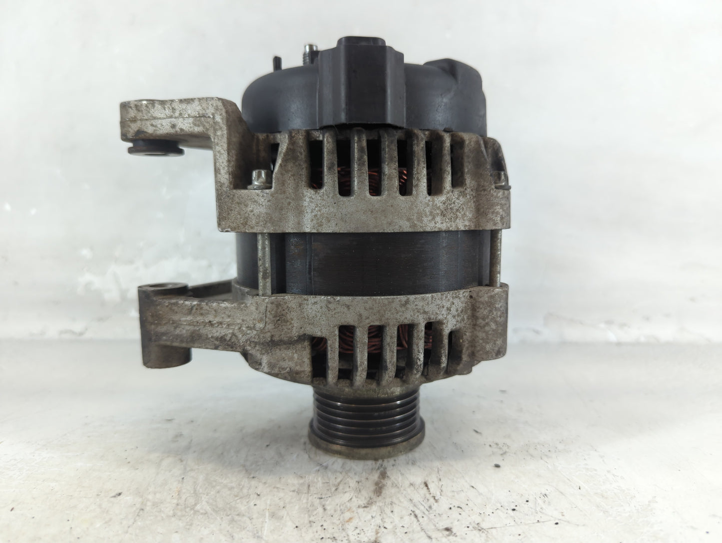 2012-2019 Chevrolet Sonic Alternator Replacement Generator Charging Assembly Engine OEM P/N:13579663 Fits OEM Used Auto Part