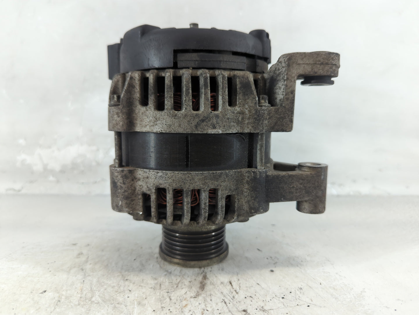 2012-2019 Chevrolet Sonic Alternator Replacement Generator Charging Assembly Engine OEM P/N:13579663 Fits OEM Used Auto Part