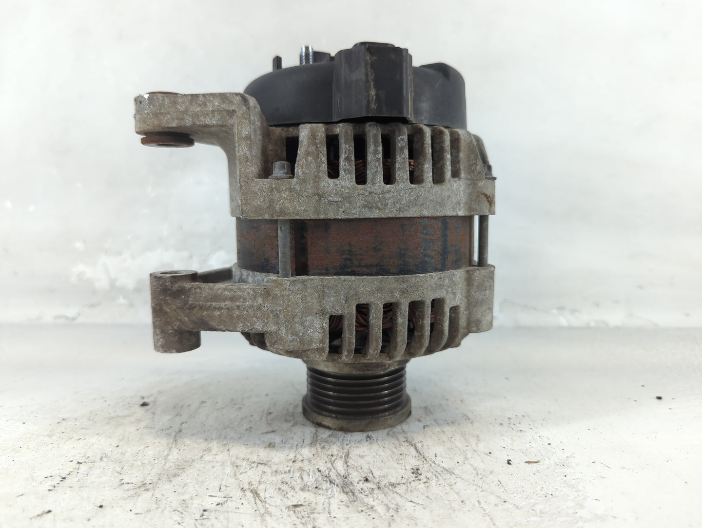 2012-2019 Chevrolet Sonic Alternator Replacement Generator Charging Assembly Engine OEM P/N:13579663 Fits OEM Used Auto Part
