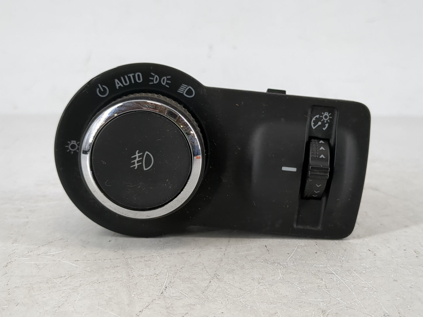 2014 Chevrolet Sonic Headlight Head Light Switch Lamp Control - Oemusedautoparts1.com