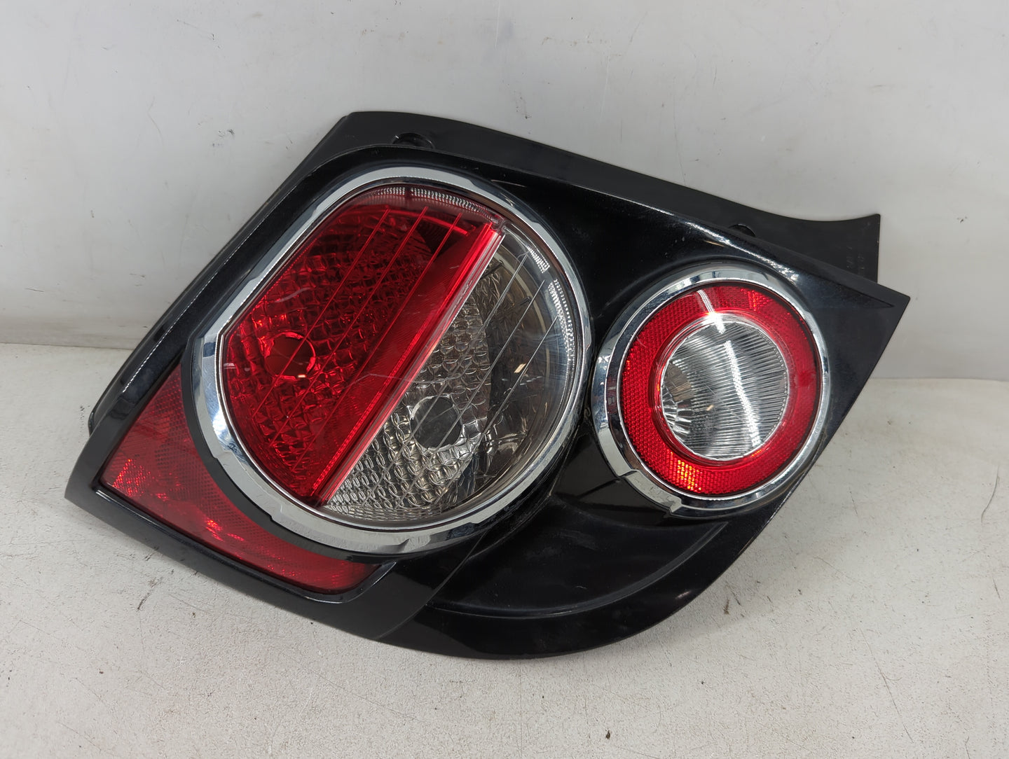 2012-2016 Chevrolet Sonic Tail Light Assembly Driver Left OEM P/N:95470356 Fits Fits 2012 2013 2014 2015 2016 OEM Used Auto 