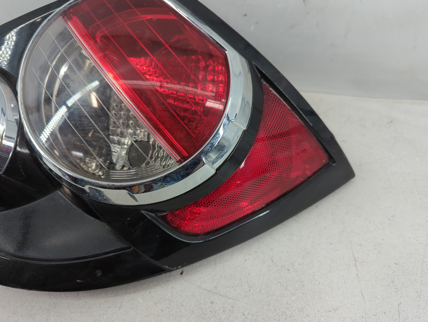 2012-2016 Chevrolet Sonic Tail Light Assembly Passenger Right OEM P/N:95470357 Fits Fits 2012 2013 2014 2015 2016 OEM Used A