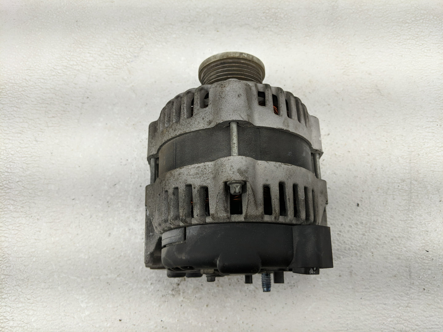 2012-2018 Chevrolet Sonic Alternator Replacement Generator Charging Assembly Engine OEM P/N:13579666 Fits OEM Used Auto Part
