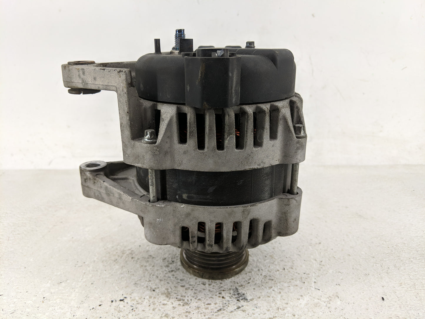 2012-2018 Chevrolet Sonic Alternator Replacement Generator Charging Assembly Engine OEM P/N:13579666 Fits OEM Used Auto Part