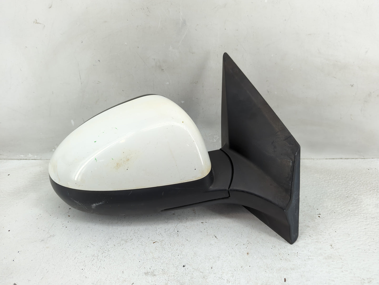 2013-2014 Chevrolet Sonic Passenger Side View Mirror - Right Door Mirror OEM Used - Oemusedautoparts1.com