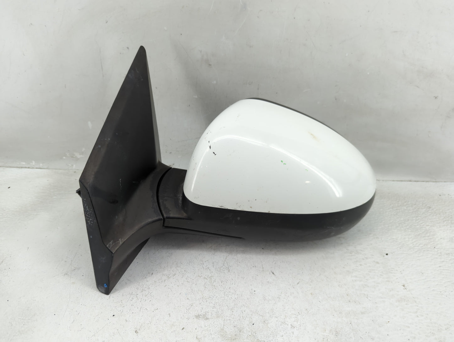 2013-2014 Chevrolet Sonic Driver Side View Mirror - Left Door Mirror OEM Used - Oemusedautoparts1.com