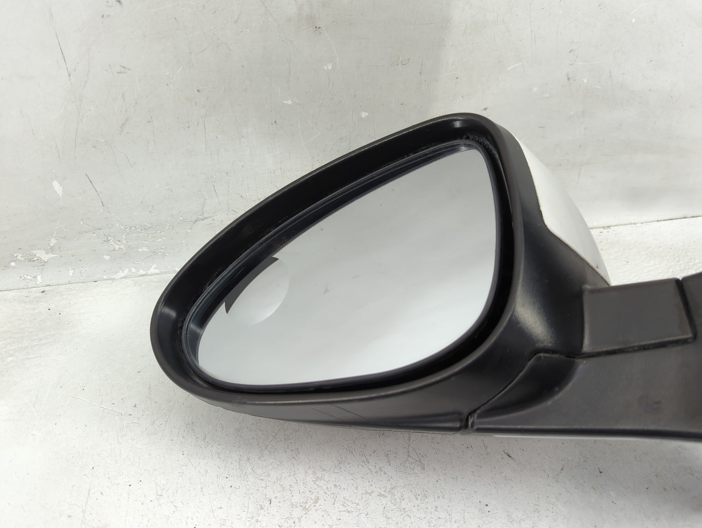 2013-2014 Chevrolet Sonic Driver Side View Mirror - Left Door Mirror OEM Used - Oemusedautoparts1.com
