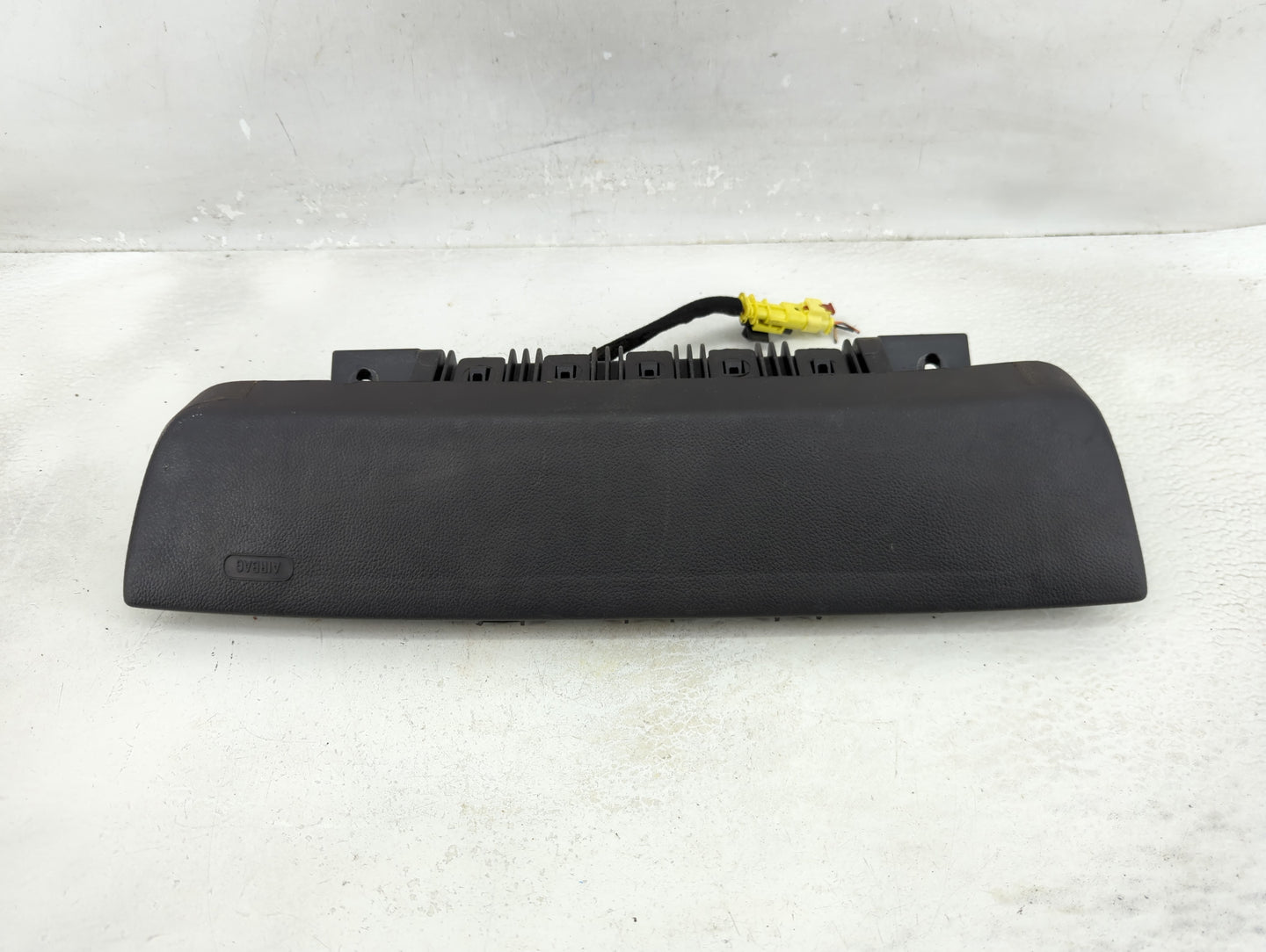 2012-2019 Chevrolet Sonic Air Bag Passenger Right Knee OEM P/N:95934658 Fits Fits 2012 2013 2014 2015 2016 2017 2018 2019 OE
