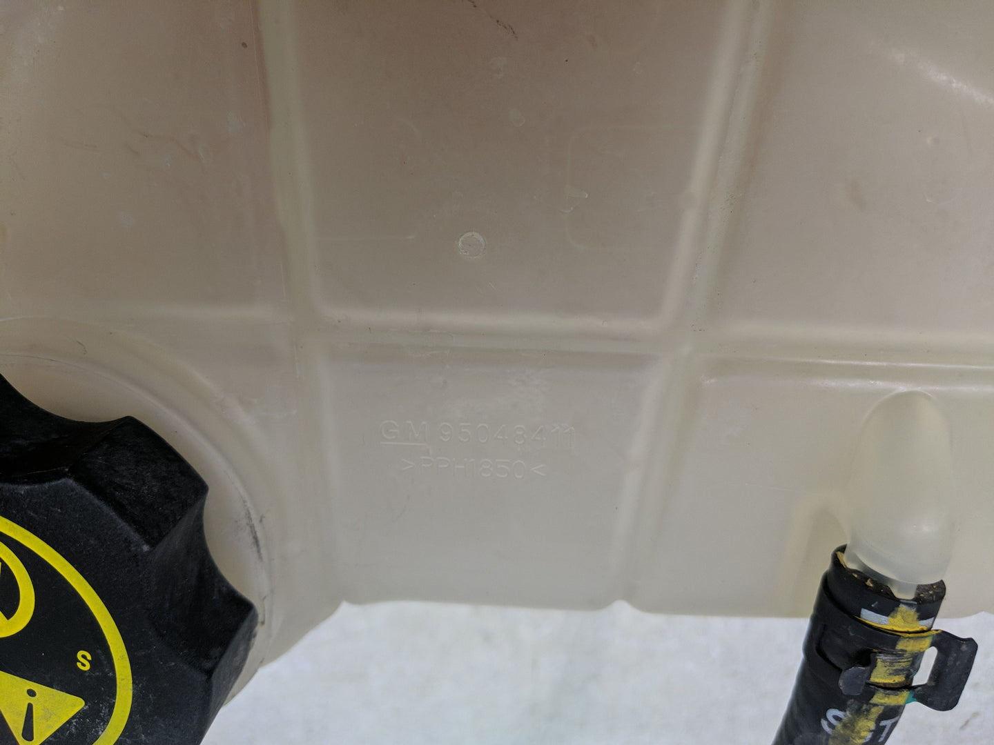 2012 Chevrolet Sonic Radiator Coolant Overflow Expansion Tank Bottle 1313100 - Oemusedautoparts1.com