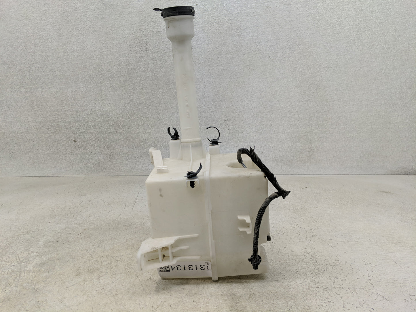 2012-2019 Chevrolet Sonic Windshield Washer Fluid Reservoir Bottle Oem - Oemusedautoparts1.com