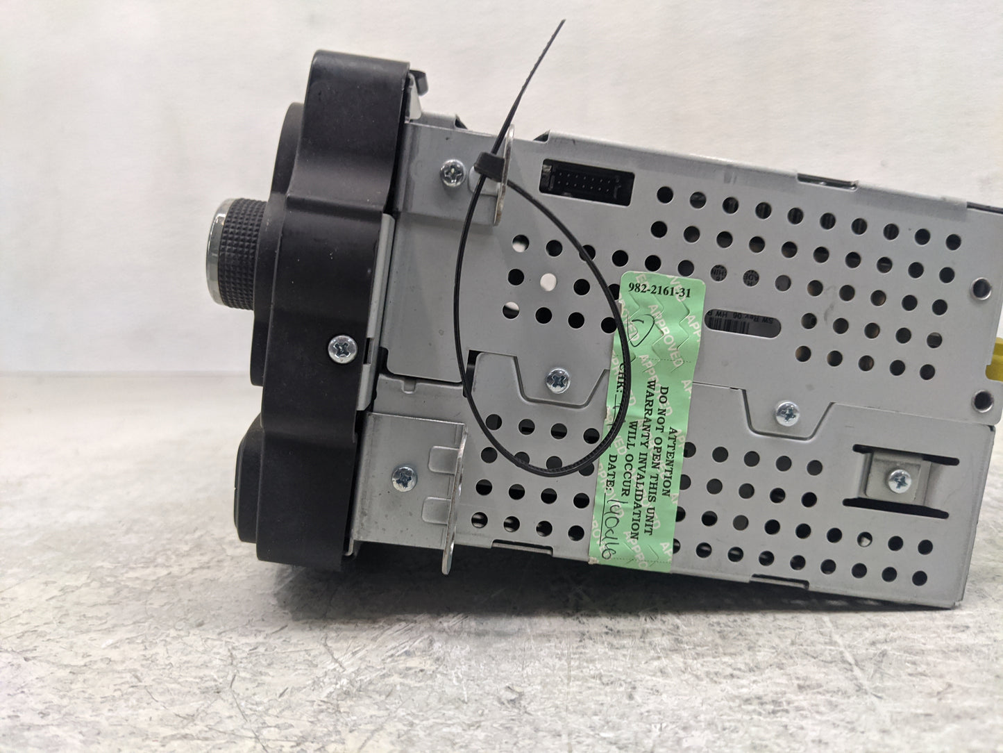 2014 Chevrolet Sonic Radio AM FM Cd Player Receiver Replacement P/N:95365926 Fits OEM Used Auto Parts - Oemusedautoparts1.co
