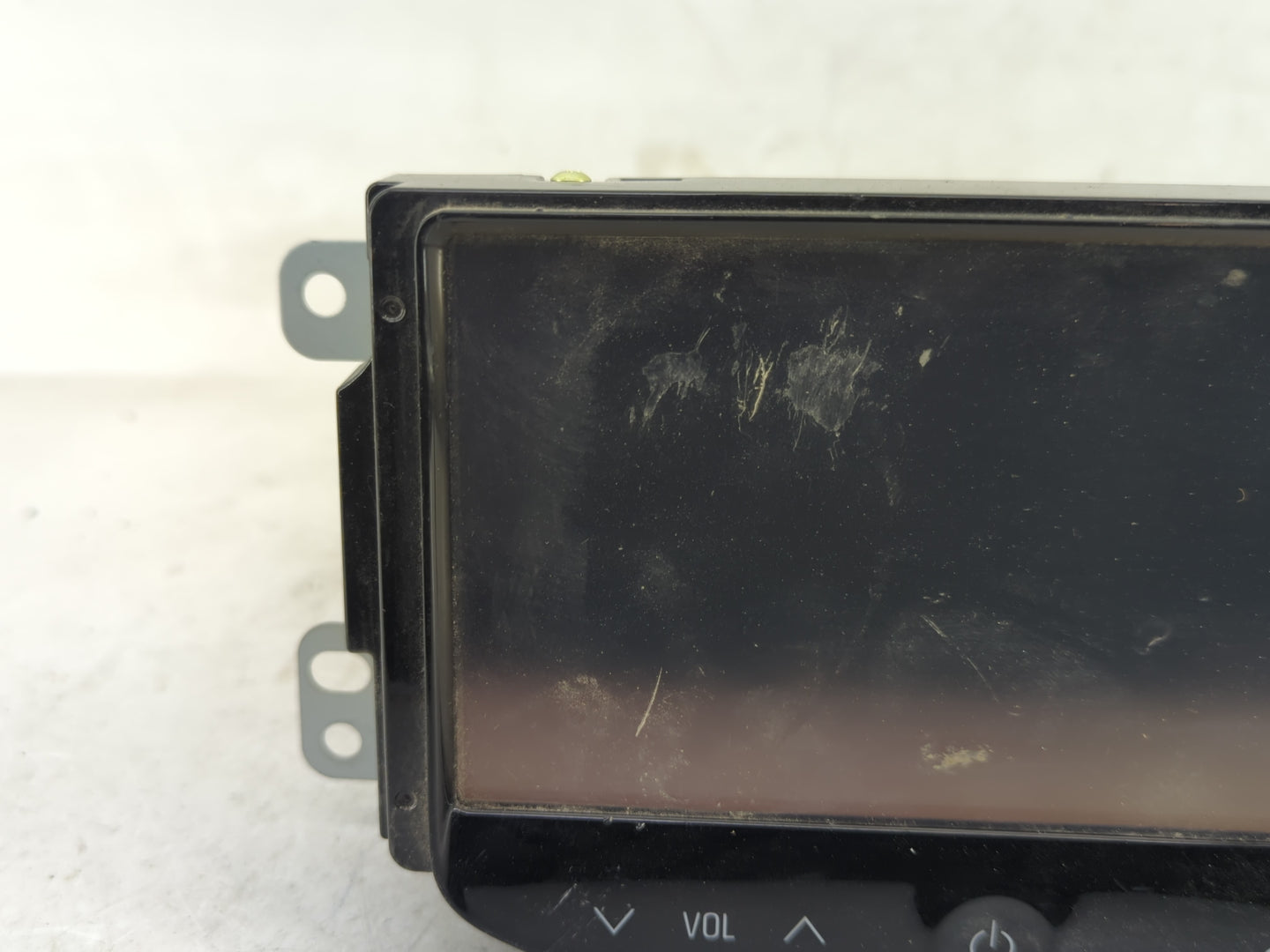 2013-2014 Chevrolet Sonic Radio AM FM Cd Player Receiver Replacement P/N:688277334 94518440 Fits Fits 2013 2014 OEM Used Aut