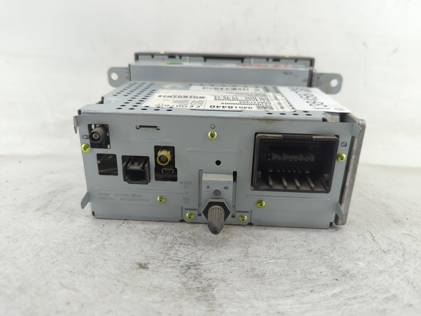 2013-2014 Chevrolet Sonic Radio AM FM Cd Player Receiver Replacement P/N:688277334 94518440 Fits Fits 2013 2014 OEM Used Aut