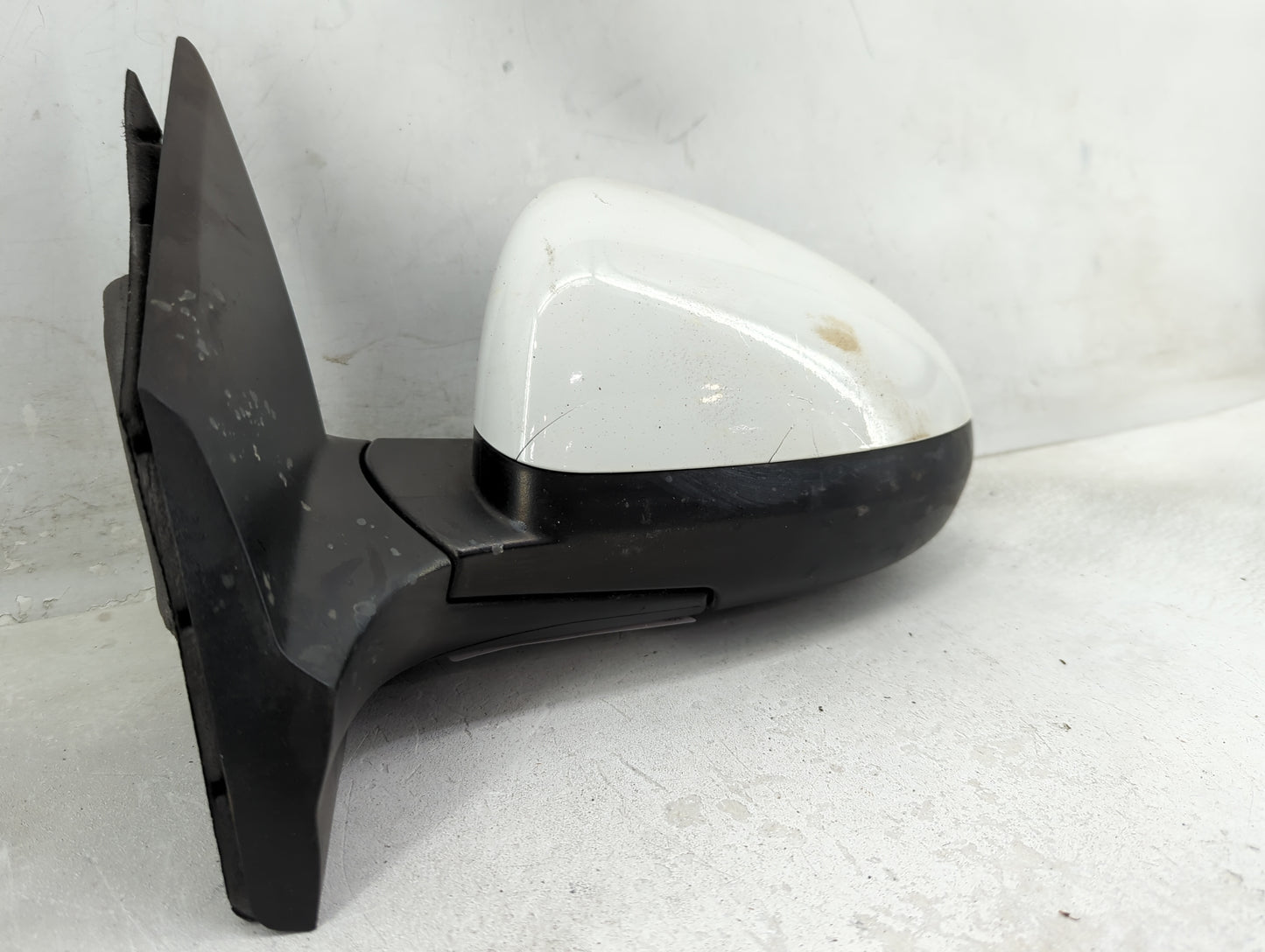 2013-2014 Chevrolet Sonic Driver Side View Mirror - Left Door Mirror OEM Used - Oemusedautoparts1.com