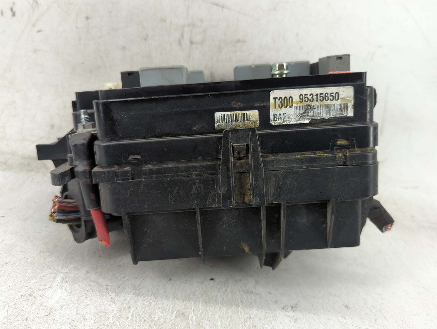 2012-2016 Chevrolet Sonic Fusebox Fuse Box Panel Relay Module P/N:95315650 Fits Fits 2012 2013 2014 2015 2016 OEM Used Auto 