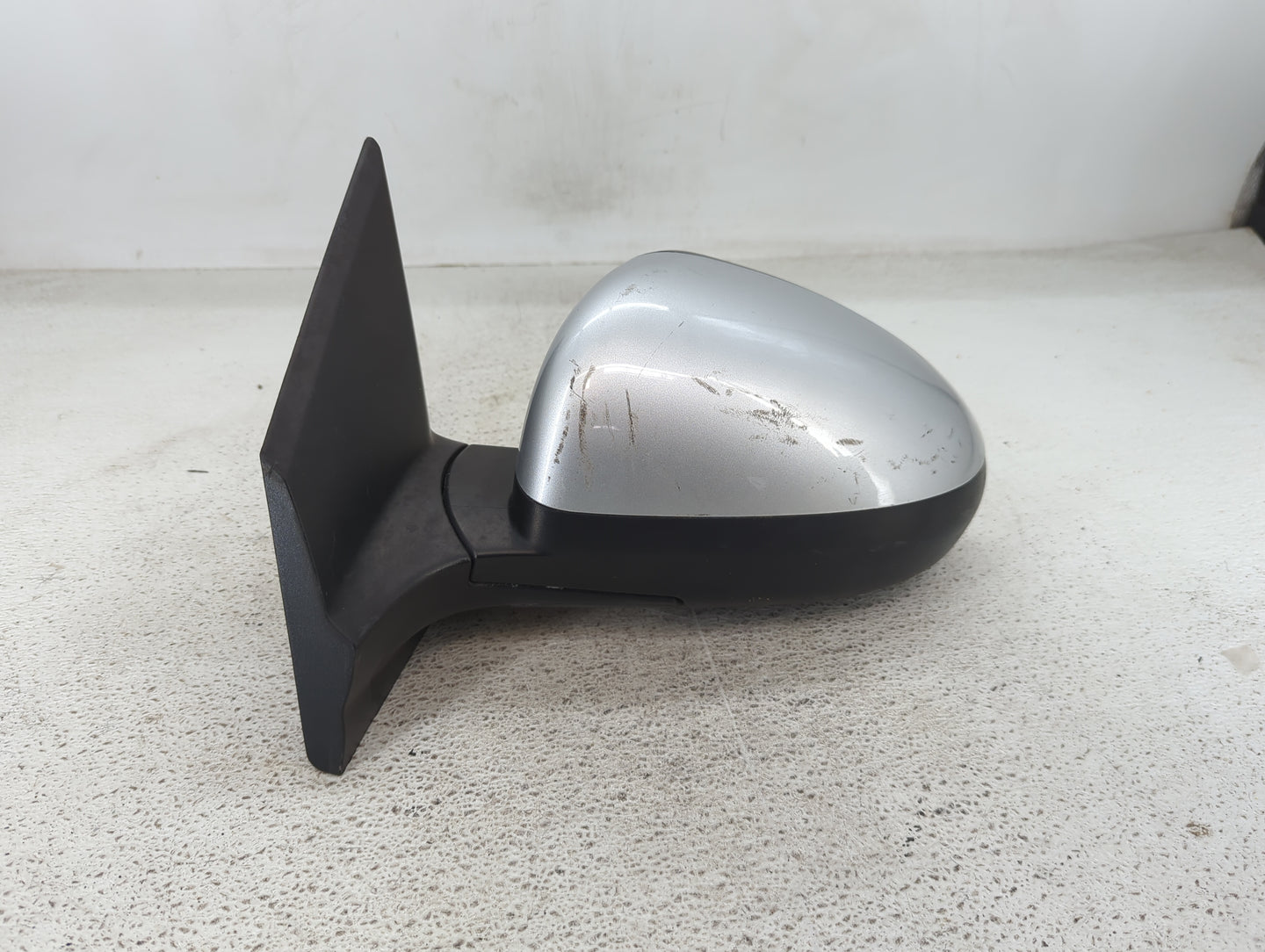 2013-2014 Chevrolet Sonic Driver Side View Mirror - Left Door Mirror OEM Used - Oemusedautoparts1.com