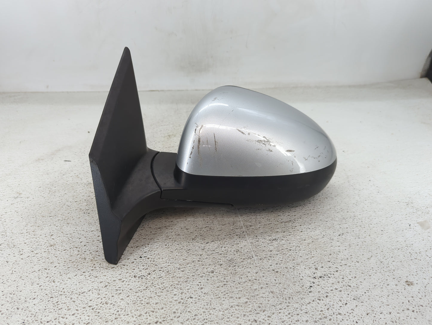 2013-2014 Chevrolet Sonic Driver Side View Mirror - Left Door Mirror OEM Used - Oemusedautoparts1.com